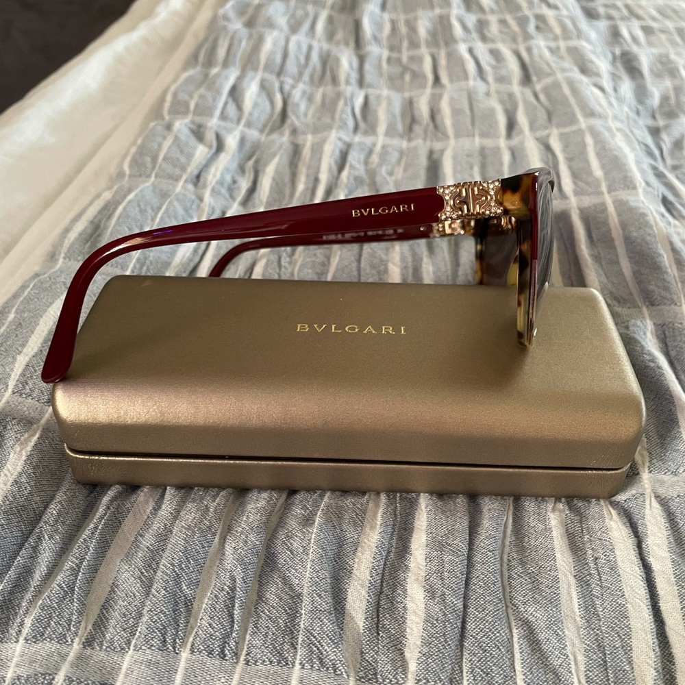 Bvlgari Sunglasses with case - Picture 6 of 16